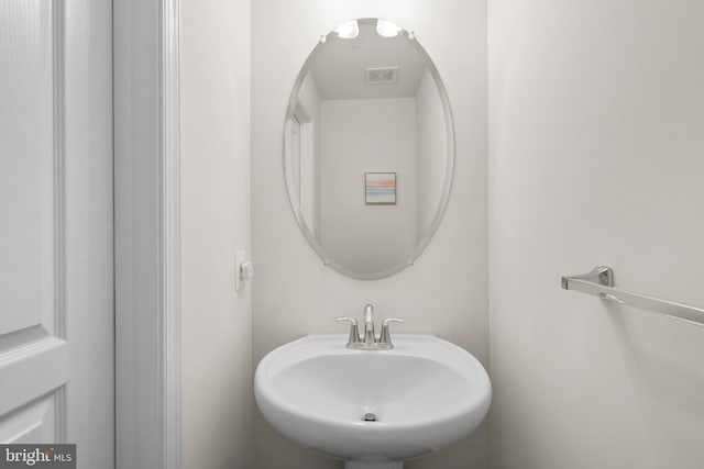 9950 Ravenhurst Rd, Middle River, MD 21220 - bathroom featuring a sink
