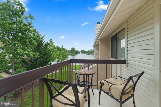 13 Tulip Ct, Mount Laurel, NJ 08054 - balcony with a water view