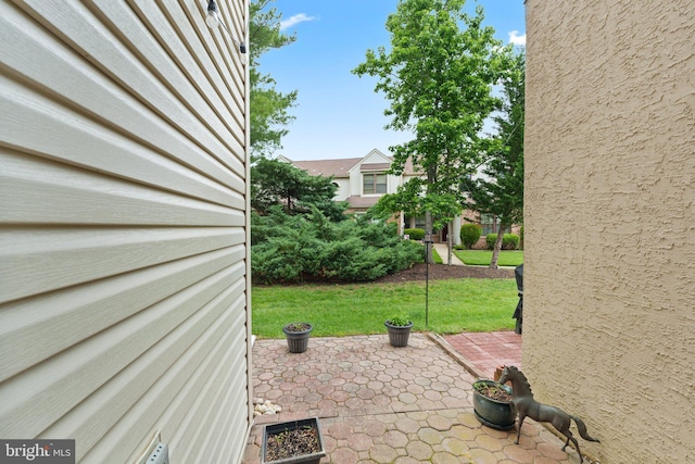 13 Tulip Ct, Mount Laurel, NJ 08054 - view of patio / terrace
