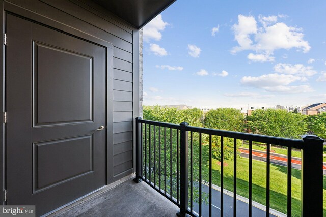 210 Decoverly Dr Unit 407, Gaithersburg, MD 20878 - view of balcony