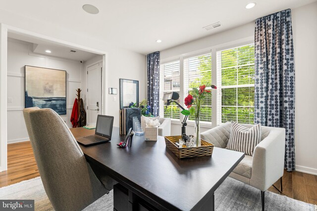 1741 Mckenna Point Dr Unit 2701, Mclean, VA 22102 - dining space with wood finished floors, a desk, and recessed lighting
