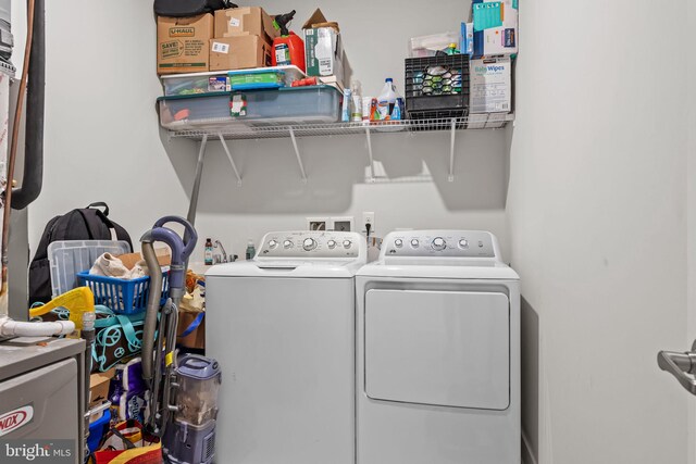 108 Annapolis St, Bensalem, PA 19020 - washroom featuring independent washer and dryer