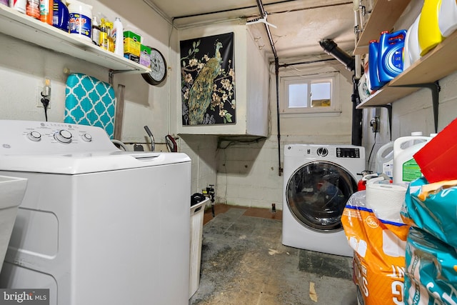 2603 Manall Ave, Pennsauken, NJ 08109 - washroom featuring washing machine and clothes dryer
