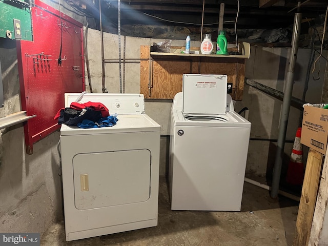 619-621 Riverside Dr, Lewistown, PA 17044 - washroom featuring washing machine and dryer