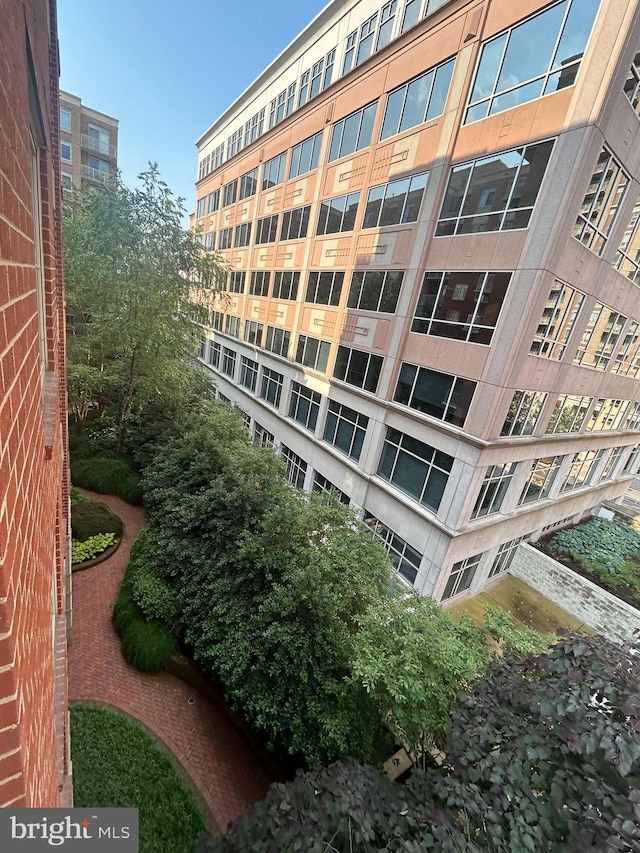 820 N Pollard St Unit 413, Arlington, VA 22203 - view of apartment building / complex