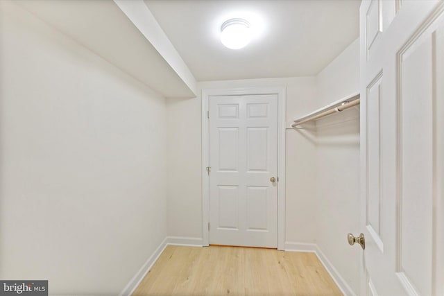 17760 Julie Ann Ct, Hamilton, VA 20158 - spacious closet featuring light wood-style floors