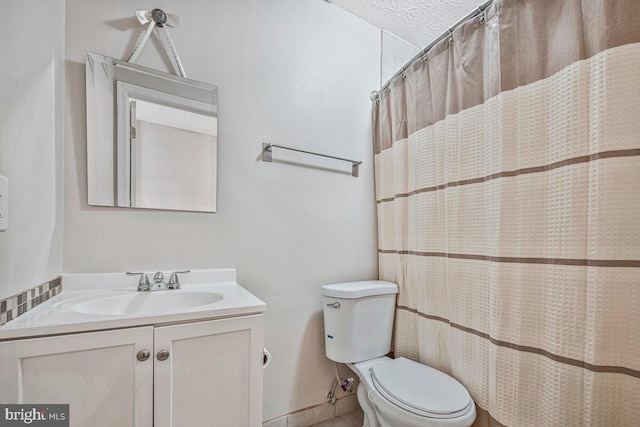 3218 Water Lily Ct, Laurel, MD 20724 - full bathroom with toilet, vanity, and curtained shower