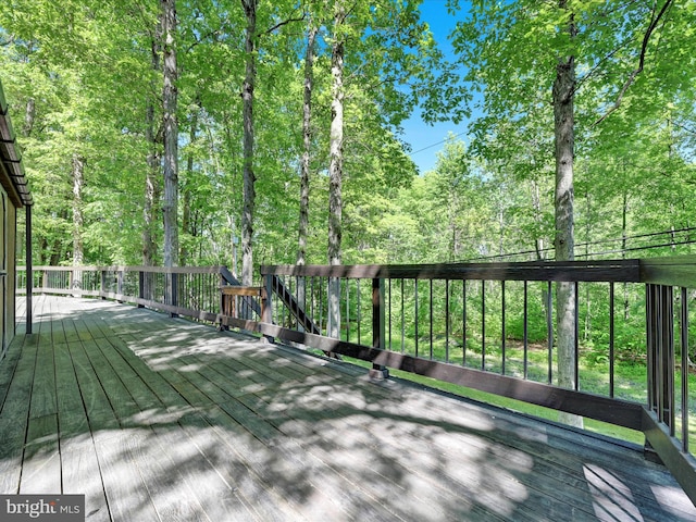 2511 W Norwegian St, Pottsville, PA 17901 - view of wooden terrace
