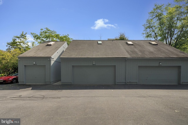 11174 Glade Dr, Reston, VA 20191 - view of garage