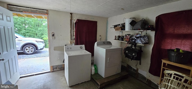 453 Mountain Heights Rd, Front Royal, VA 22630 - washroom with washer and clothes dryer and a textured ceiling