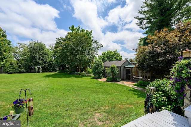 12 Hatsawap Rd, Cambridge, MD 21613 - view of yard featuring an outbuilding