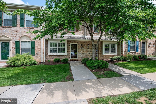 691 Metro Ct Unit 9, West Chester, PA 19380 - townhome / multi-family property with a front yard and brick siding