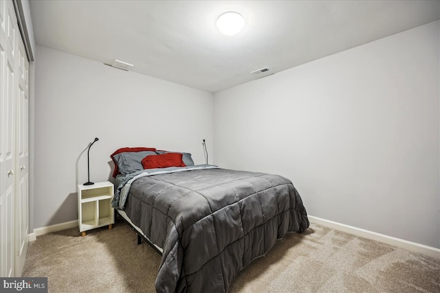 19112 Gunnerfield Ln, Germantown, MD 20874 - bedroom with carpet flooring, baseboards, and a closet