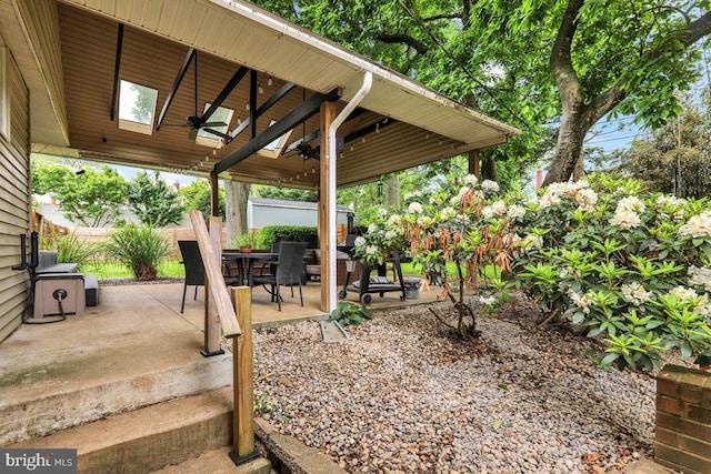 102 Radcliffe Ave, Reading, PA 19609 - view of patio / terrace featuring a ceiling fan and outdoor dining space