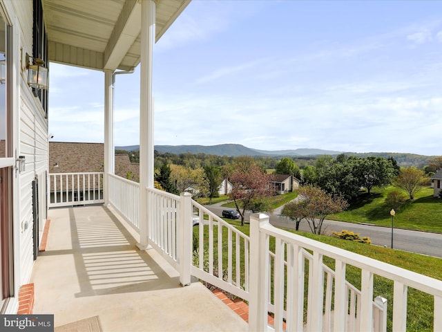 1204 S Fork Dr, Front Royal, VA 22630 - balcony featuring a mountain view