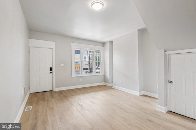308 S 56th St, Philadelphia, PA 19143 - foyer featuring light wood-style floors and baseboards