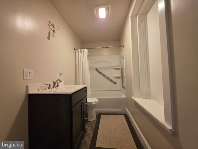 120 S Morwood Ave, Reading, PA 19609 - full bathroom featuring shower / tub combo with curtain, vanity, and toilet