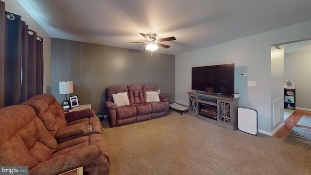 69 Geisinger Ln, Lewistown, PA 17044 - living area with carpet and ceiling fan