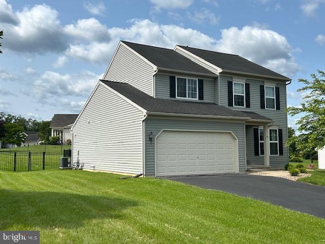 69 Geisinger Ln, Lewistown, PA 17044 - view of front of property with driveway and a garage