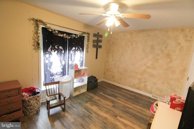 32530 Approach Unit 3252, Long Neck, DE 19966 - living area featuring wood finished floors and a ceiling fan