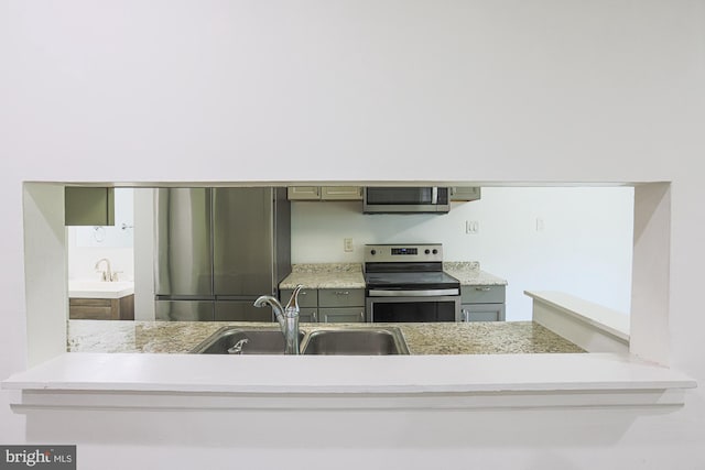 15 Woodenbridge Ct Unit C, Reisterstown, MD 21136 - kitchen featuring stainless steel appliances and light countertops