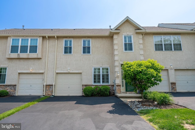 102 Warwick Way N, Wales, PA 19454 - multi unit property with stucco siding and driveway