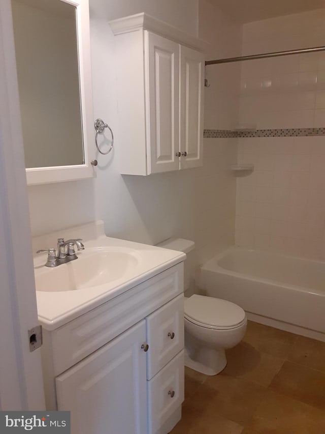 2046 Lucas Ln, Voorhees, NJ 08043 - bathroom with vanity, toilet, and bathtub / shower combination