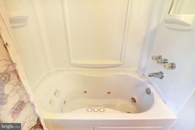 3476 Messersmith Rd, York, PA 17408 - bathroom featuring a combined bath / shower with jetted tub
