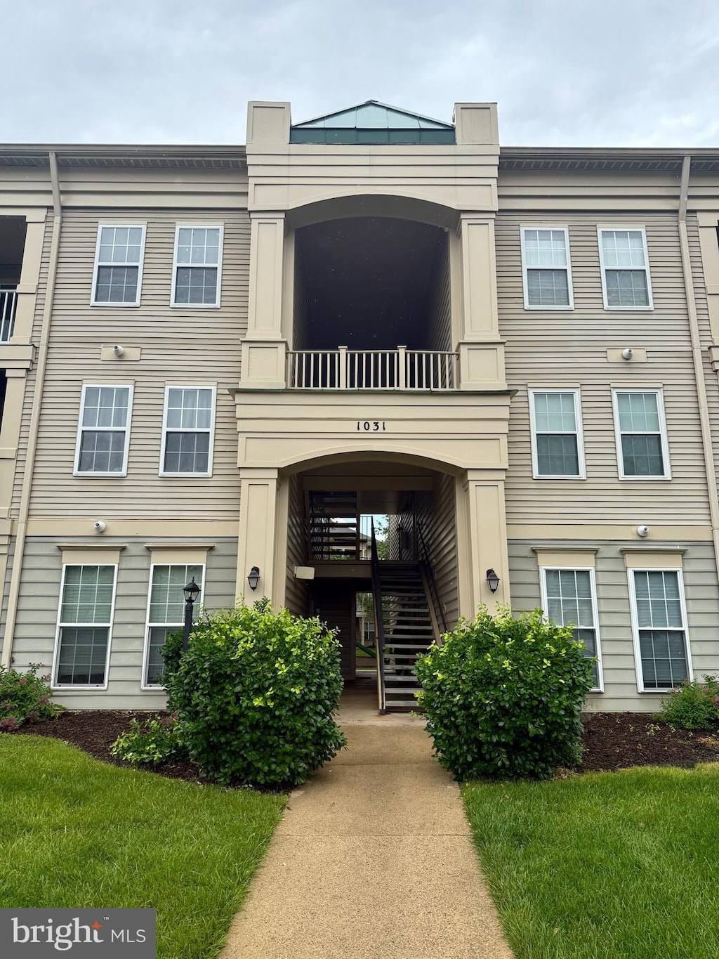 1031 Gardenview Loop, Woodbridge, VA 22191 - view of building exterior featuring stairway