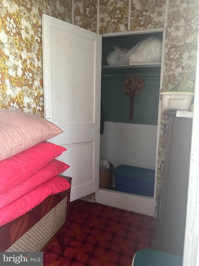 409 S Balliet St, Frackville, PA 17931 - bedroom with wallpapered walls