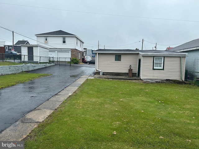 409 S Balliet St, Frackville, PA 17931 - view of front of house with driveway