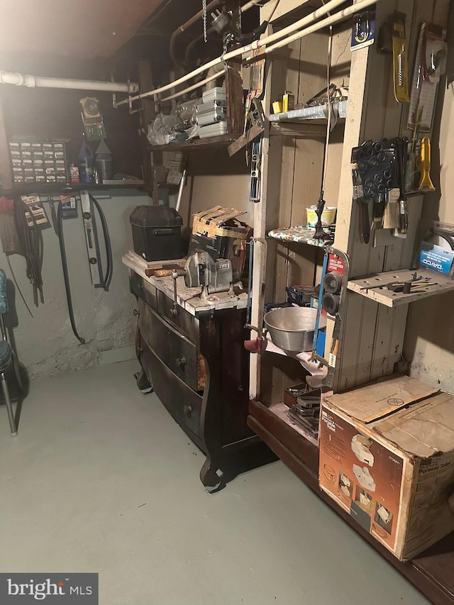 409 S Balliet St, Frackville, PA 17931 - unfinished basement featuring a workshop area
