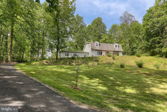 46 Gelsinger Rd, Reading, PA 19608 - view of front of house featuring a front yard