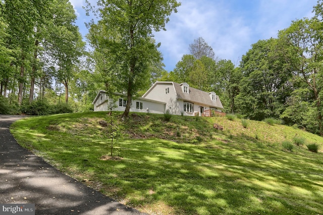 46 Gelsinger Rd, Reading, PA 19608 - view of property exterior featuring a lawn