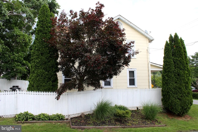 301 E 3rd St, Avondale, PA 19311 - view of property exterior