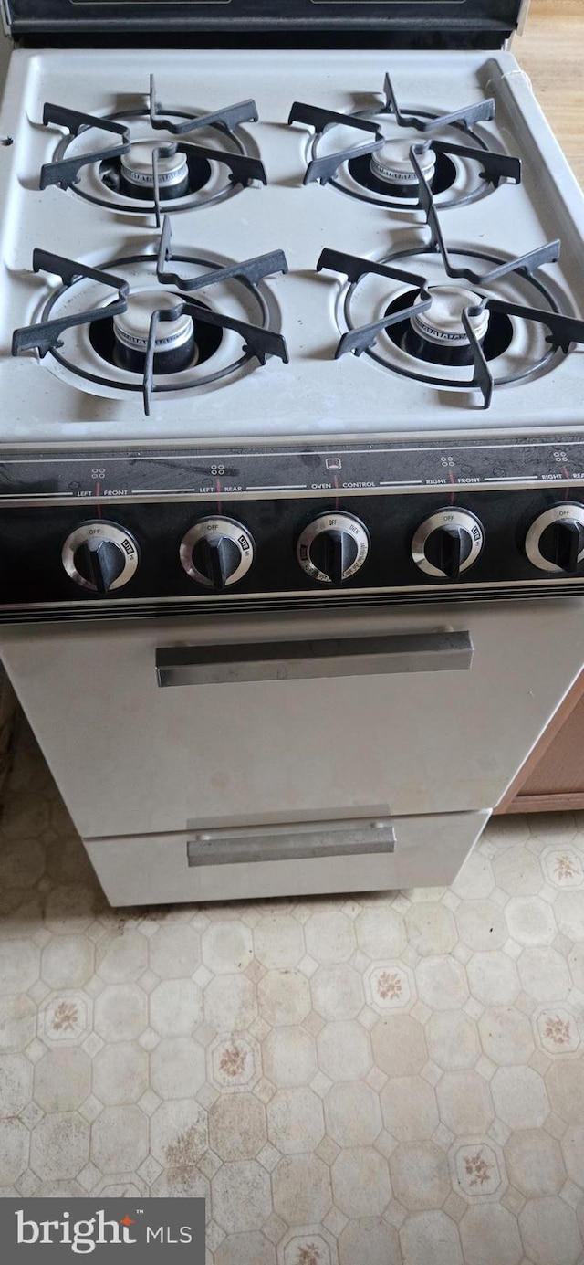 1101 L St NW Unit 406, Washington, DC 20005 - kitchen view of white gas stove