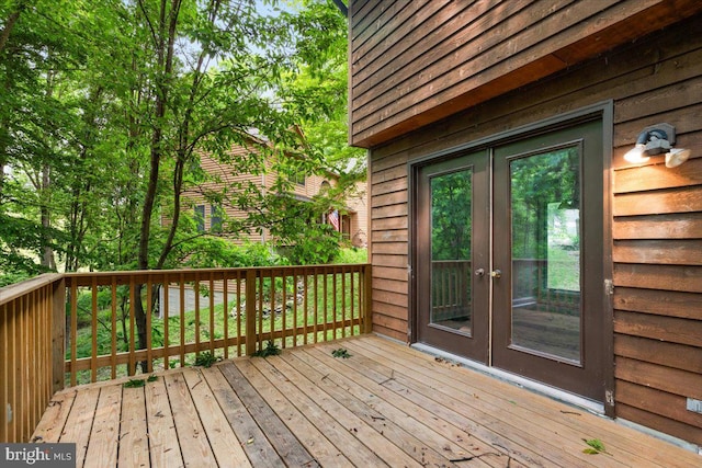 6816 Balmoral Ct, New Market, MD 21774 - wooden deck with french doors