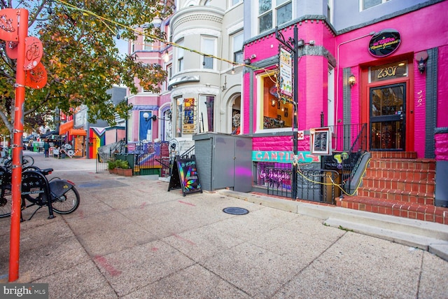 1746 Lanier Pl NW Unit 2, Washington, DC 20009 - view of surrounding community
