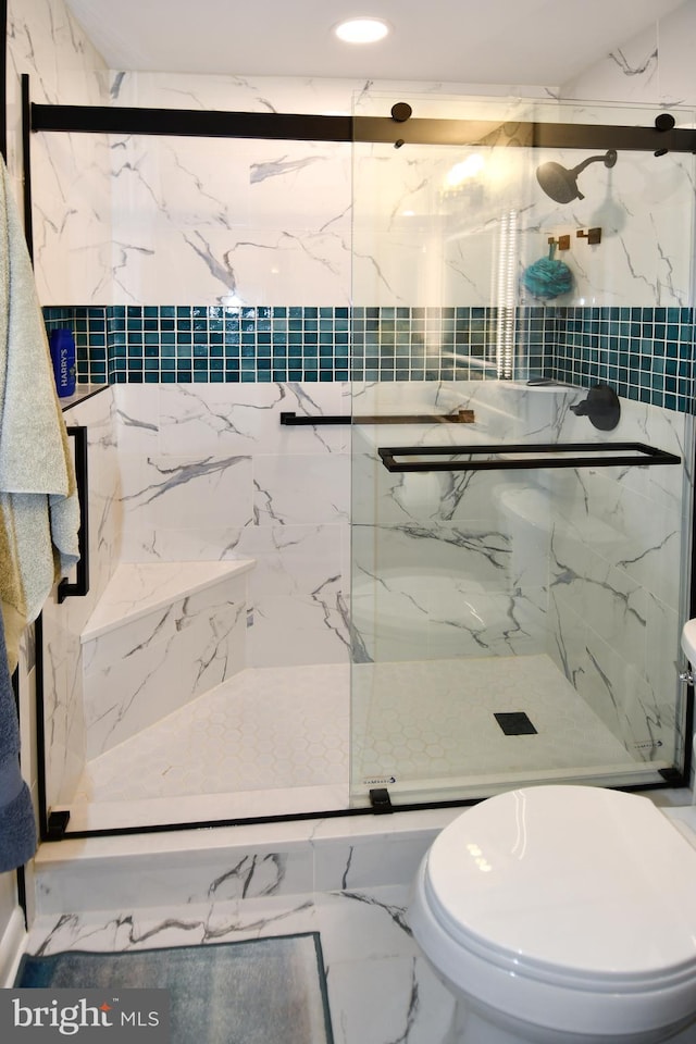 11839 Shire Ct Unit 31D, Reston, VA 20191 - bathroom with a marble finish shower, toilet, and recessed lighting