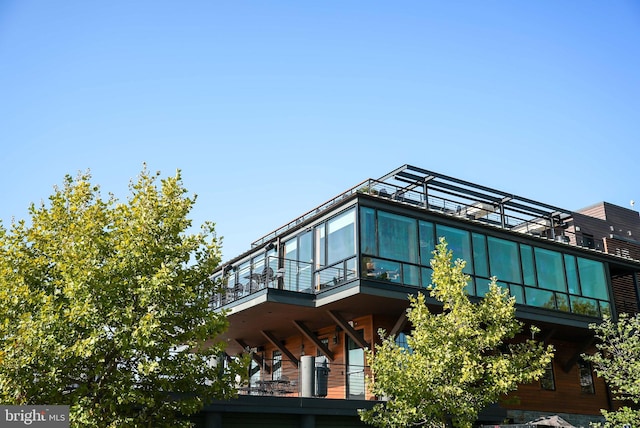 1023 N Royal St Unit 207, Alexandria, VA 22314 - view of side of home featuring a balcony