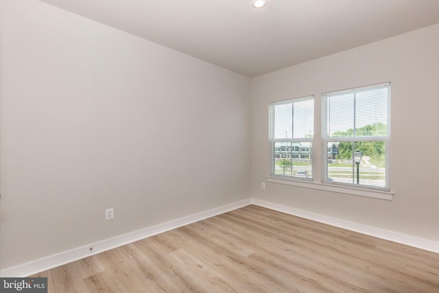 42 Liberty Rd Unit M, Sykesville, MD 21784 - unfurnished room featuring light wood-type flooring, baseboards, and recessed lighting