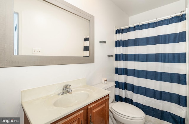 11 Bentley Pl, Carlisle, PA 17013 - full bath featuring vanity, toilet, and curtained shower