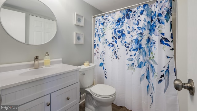 7205 Hilltop Dr Unit 95, Brookhaven, PA 19015 - full bathroom featuring toilet, vanity, and curtained shower