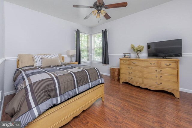 185 Carriage Hill Cir, Mantua, NJ 08051 - bedroom featuring wood finished floors, ceiling fan, and baseboards