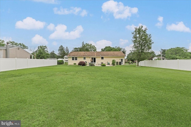 12 Woodlawn Ave, Newfield, NJ 08344 - back of property with a fenced backyard