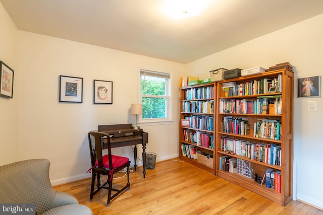 5021 23rd Rd N, Arlington, VA 22207 - living area with wood finished floors and baseboards