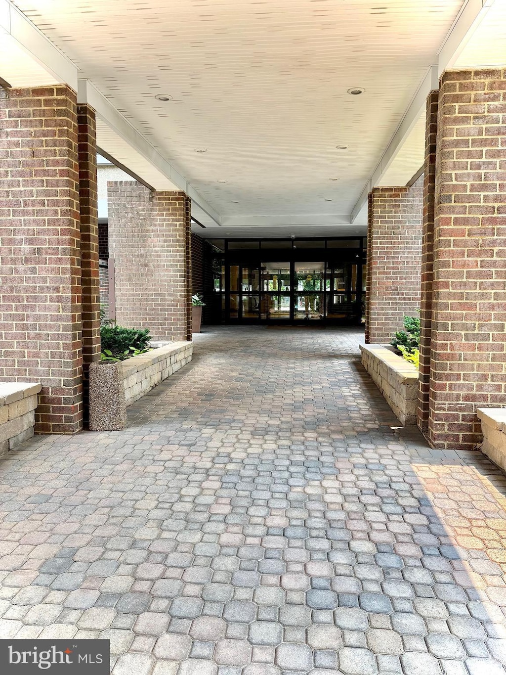 6101 Edsall Rd Unit 611, Alexandria, VA 22304 - view of patio / terrace