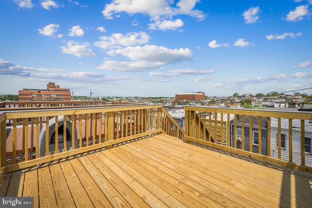 267 S Ellwood Ave, Baltimore, MD 21224 - view of wooden deck