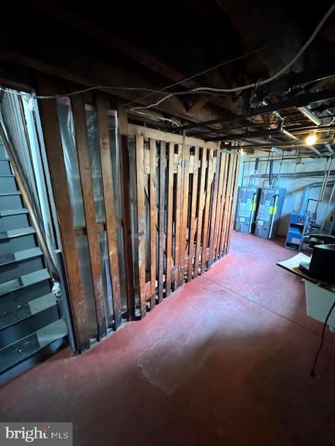 7113 Castor Ave, Philadelphia, PA 19149 - unfinished below grade area with gas water heater and stairs