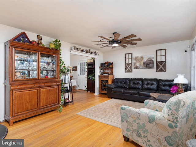 13610 Aden Rd, Nokesville, VA 20181 - living area with light wood-style flooring and a ceiling fan